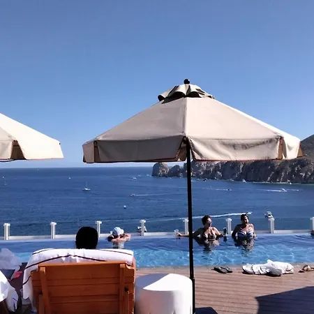 Cabo Bay
